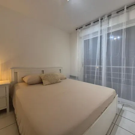 Апартаменты Large, Spacious, Fully Equipped 4p - 2bedroom - Parking Тулуза