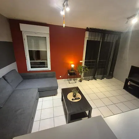 Апартаменты Large, Spacious, Fully Equipped 4p - 2bedroom - Parking