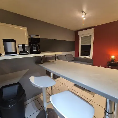 Апартаменты Large, Spacious, Fully Equipped 4p - 2bedroom - Parking