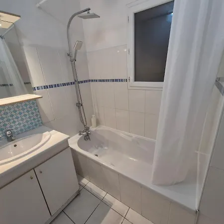아파트 Large, Spacious, Fully Equipped 4p - 2bedroom - Parking *