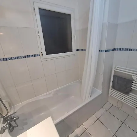 아파트 Large, Spacious, Fully Equipped 4p - 2bedroom - Parking *